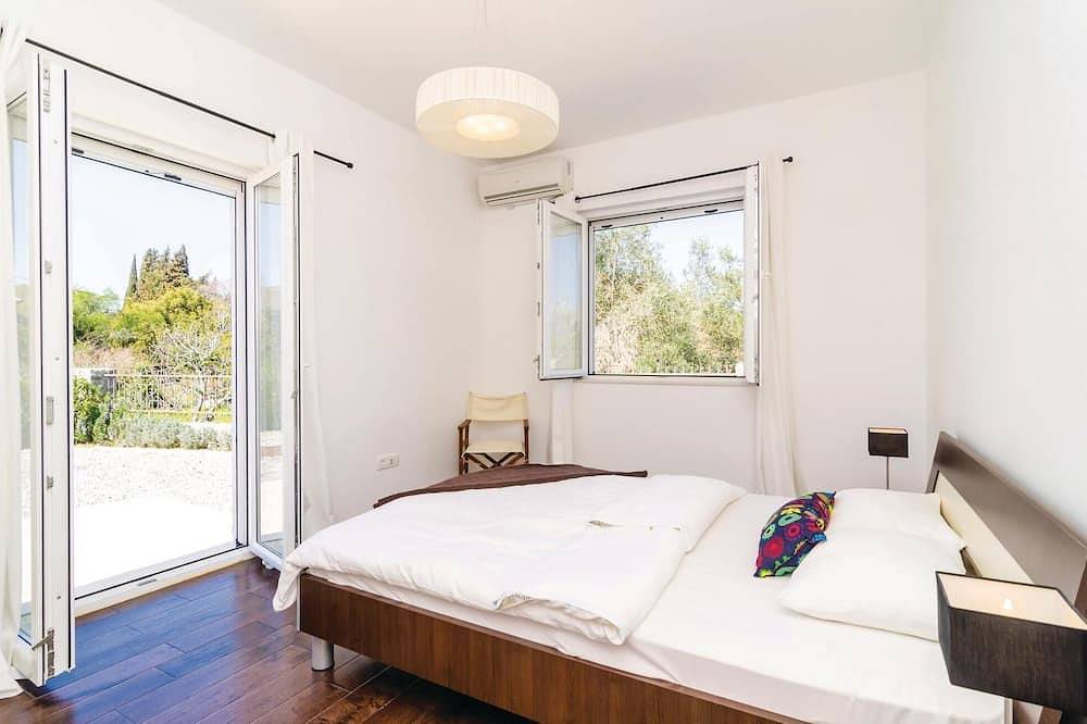 Beautiful home in Radovici in Bay of Kotor
