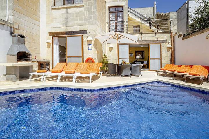 Villa für 10 Personen, mit Balkon und Garten