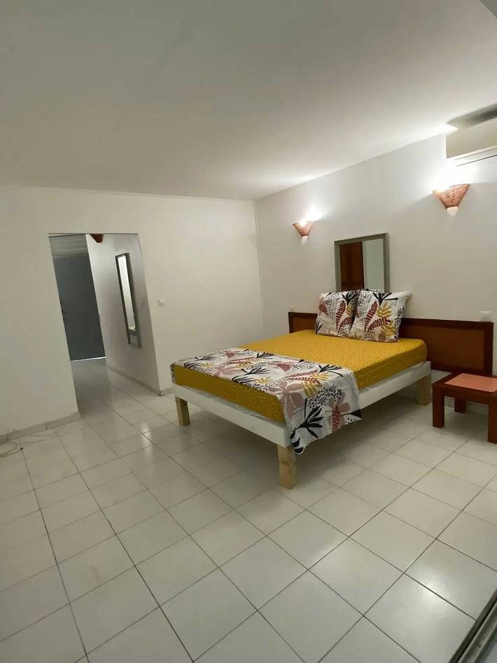 Gîte pour 3 personnes, avec piscine et terrasse dans Port De Saint Francois - 2