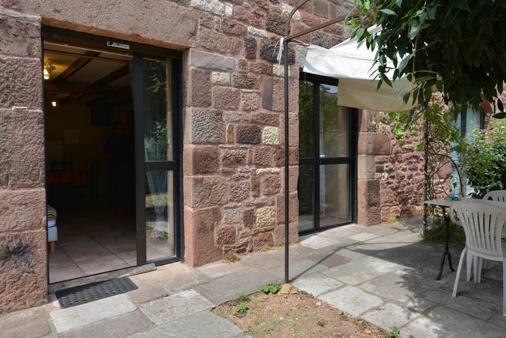 Gîte pour 2 personnes, avec piscine et terrasse dans Occitanie - 3