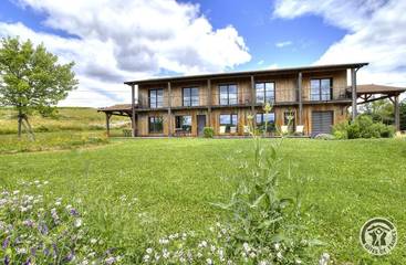 Gîte pour 8 personnes, avec jardin à Cogny