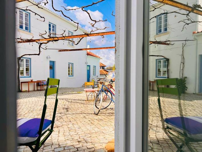 Location de vacances pour 3 personnes, avec vue et terrasse ainsi que piscine et jardin, animaux acceptés à Coimbra - 2