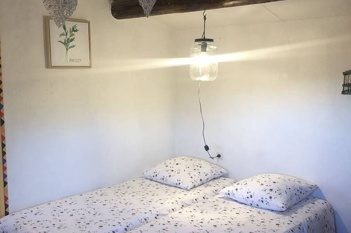 Location de vacances pour 16 personnes, avec terrasse et jardin à Saint-Jurs - 3