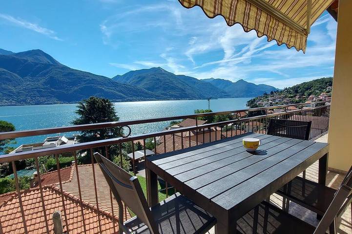 Ferienwohnung für 5 Personen, mit Balkon und Whirlpool in Pianello del Lario
