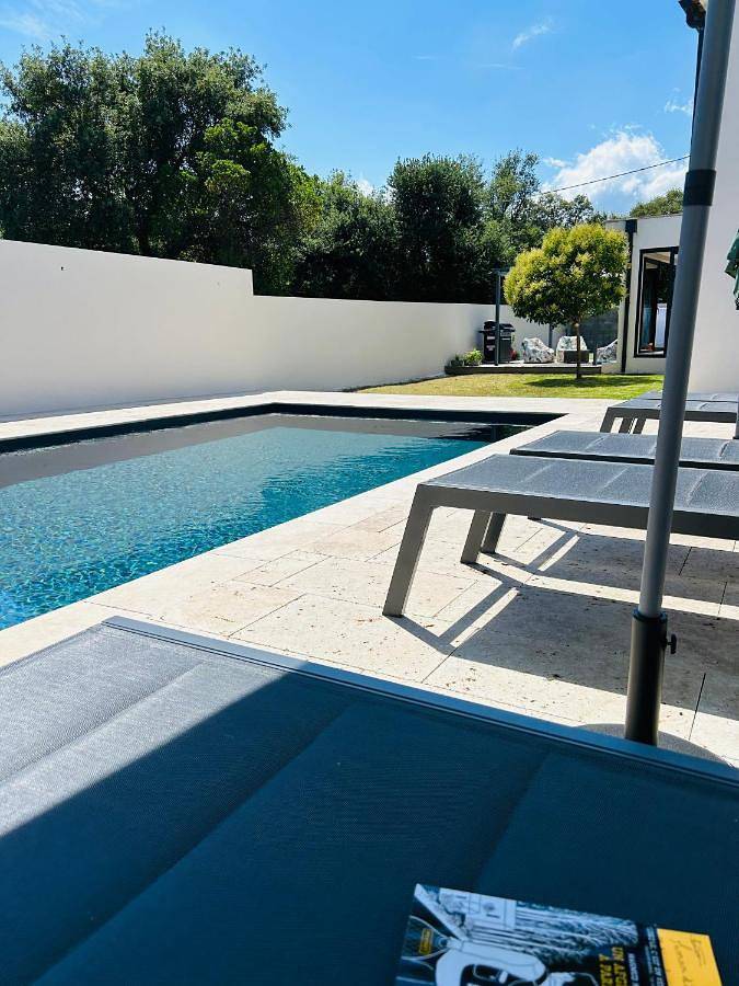 Maison de vacances pour 6 personnes, avec jardin ainsi que vue et piscine