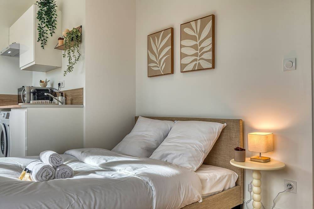 Appartement entier, La Suite Crème - Métro D - Gare de Vénissieux in Vénissieux, Lyon et ses environs