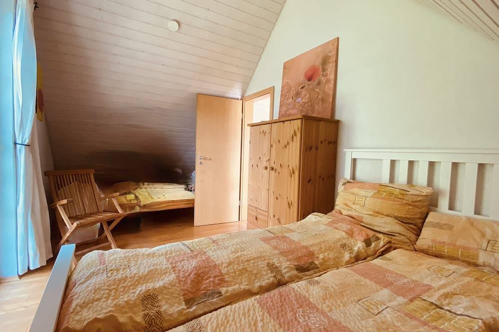 Lichtdurchflutetes Ferienhaus mit großer Sonnenterrasse im Feldberg-Gebiet in Suedlicher Schwarzwald, Feldberg