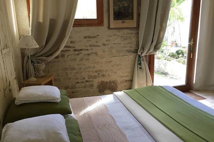 Gîte pour 23 personnes, avec piscine et jardin, animaux acceptés dans Yonne - 4