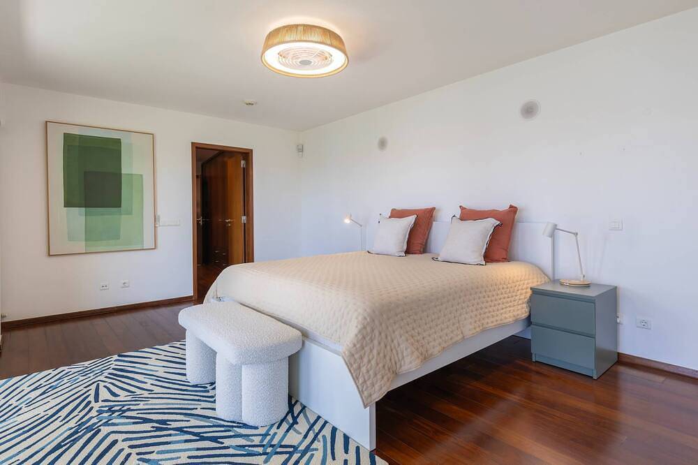 Papoilas Estoril Oceanview Villa in Parede, Carcavelos e Parede