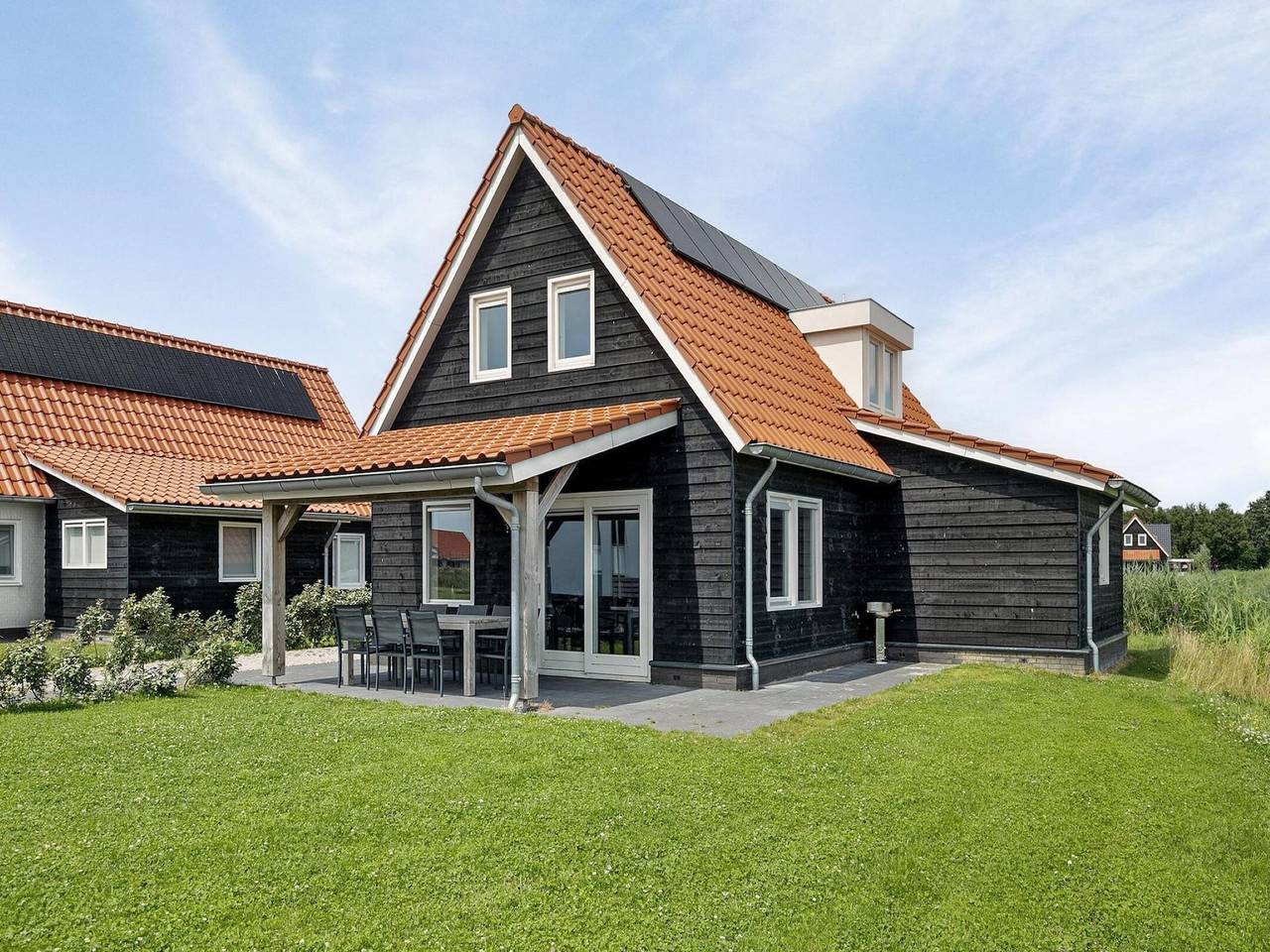 Luxury villa on the Eastern Scheldt with sauna and stunning views. in Scherpenisse, Niederländische Nordsee