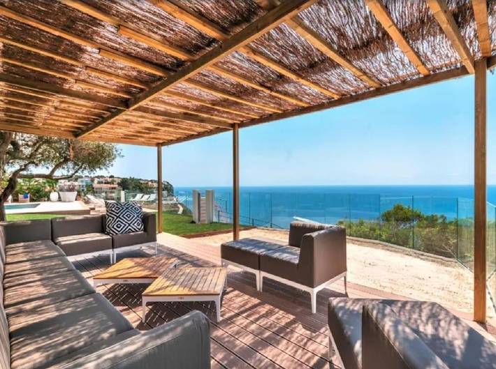 Ferienhaus für 12 Personen, mit Terrasse und Garten sowie Pool und Sauna in Sa Torre
