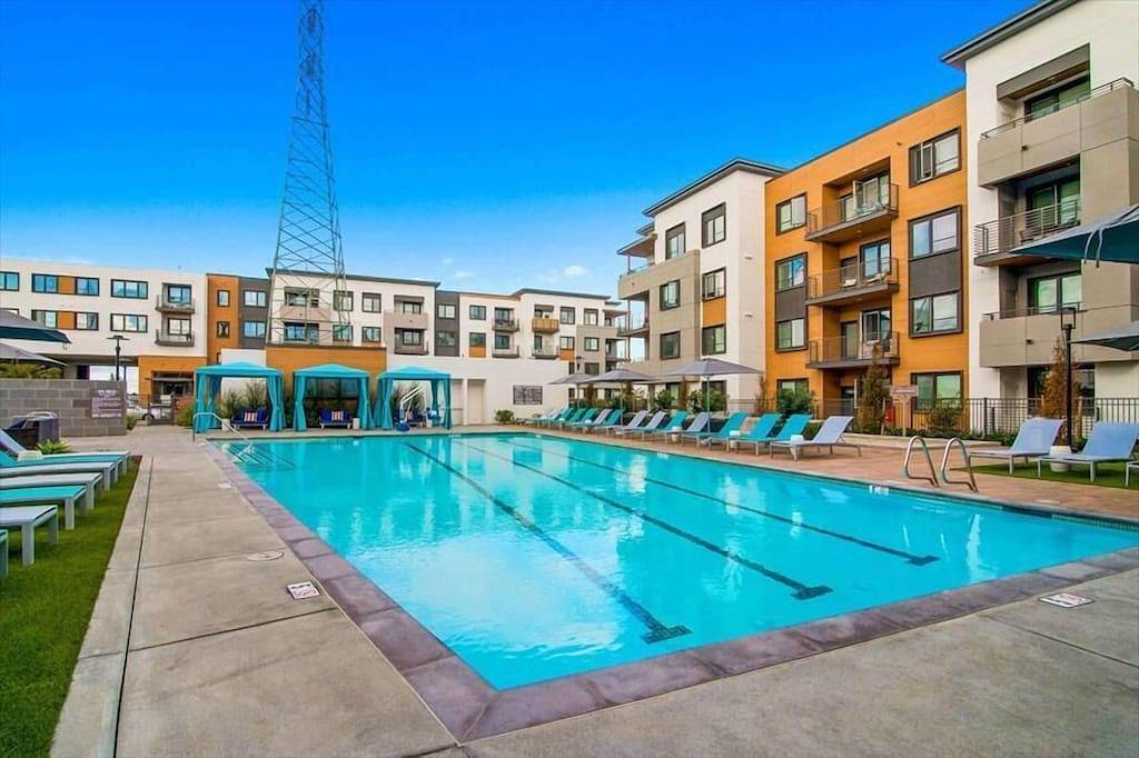 Ganze Wohnung, Free Parking! Heated Pool & Spa | nr Menlo Park Rail in Menlo Park, Silicon Valley