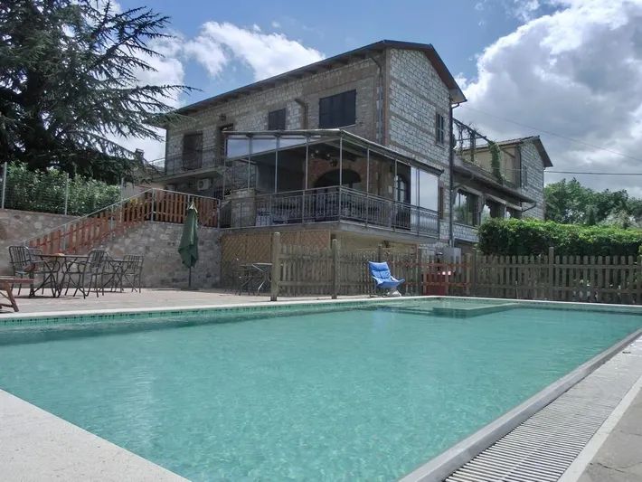Alloggio in famiglia per 2 persone, con piscina per bambini e giardino nonché panorama e piscina, adatto a famiglie con bambini - 1
