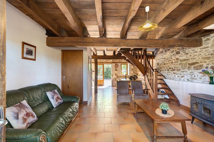 Gîte « Merlot » avec piscine partagée, terrasse privée et wifi in Saint-Saud-Lacoussière, Parc naturel régional Périgord-Limousin