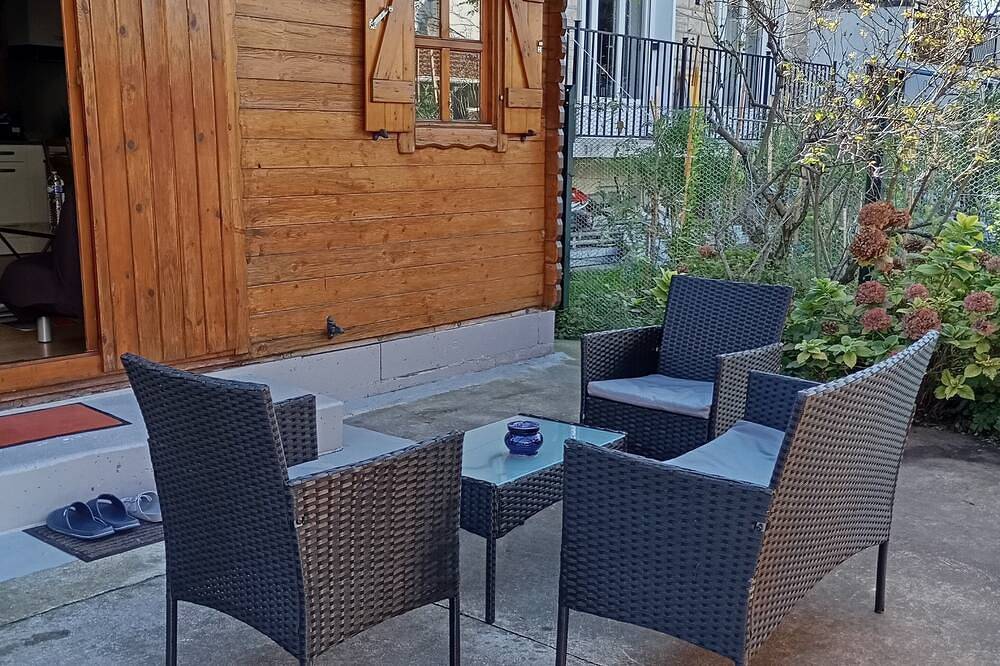 Charming chalet with Wifi and Ac in peaceful Bobigny in Bobigny, Seine-Saint-Denis
