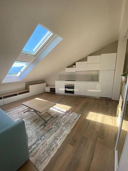 Appartement entier, Deliziosa mansarda con vista panoramica in Coni, Province de Coni