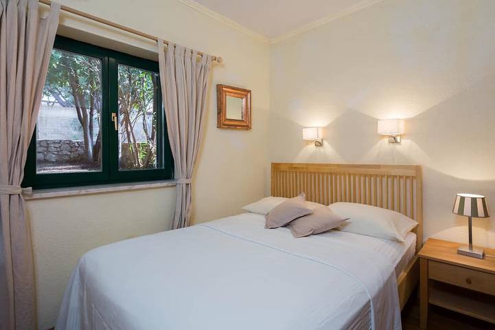 Strandvilla mit 5 Schlafzimmern auf Peljesac. Atemberaubender Strand. 1. Reihe. Amerikanischer Besitzer in Orebic, Dubrovnik-Neretva