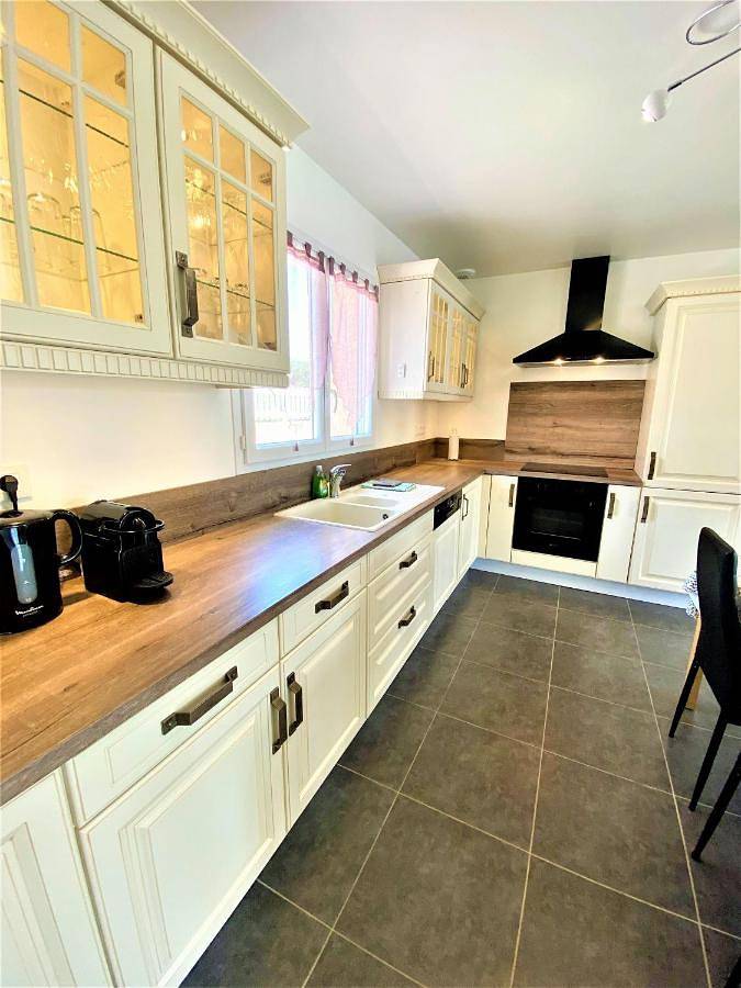 Villa pour 6 personnes, avec jardin et piscine à Vallon-Pont-d'Arc - 4