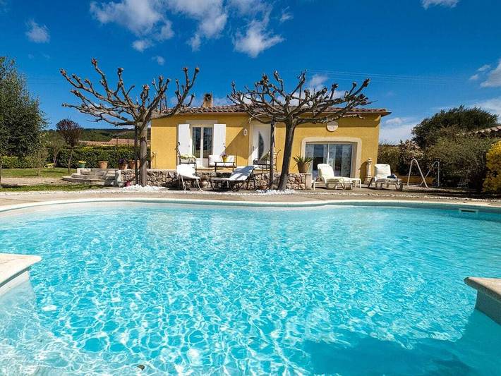 Location de vacances pour 6 personnes, avec Terrasse ainsi que Jardin et Piscine à Tavernes