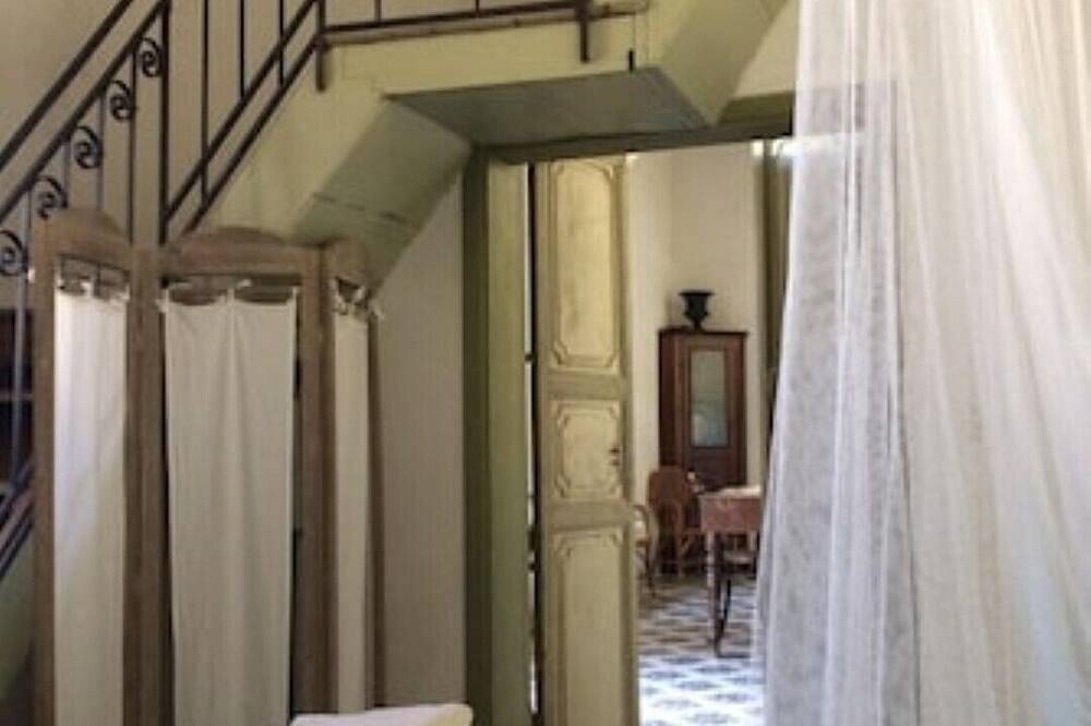 Relax in Erice valley, 15'from the sea, freepark,bbq,garden,bubble hot tub 8people in Erice, Trapani Provinz