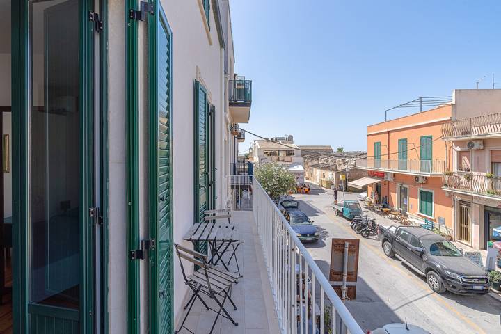 Appartamento intero, Appartamento 'Libeccio Marzamemi' con Balcone, Wi-Fi e Aria Condizionata in Marzamemi, Pachino
