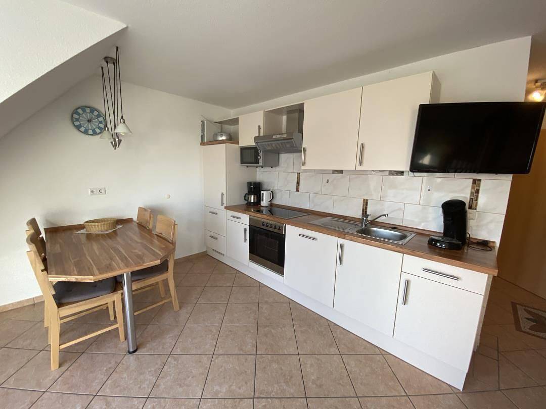 Ganze Wohnung, Komfortable Ferienwohnung mit Balkon und moderner Ausstattung in Norddeich in Strand Norddeich, Norddeich