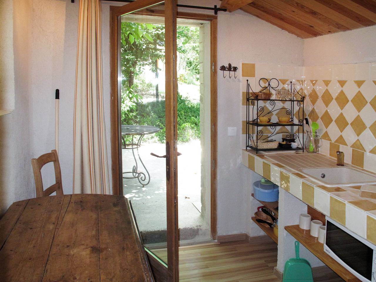 Giono in Sigonce, Parque natural regional del Luberon