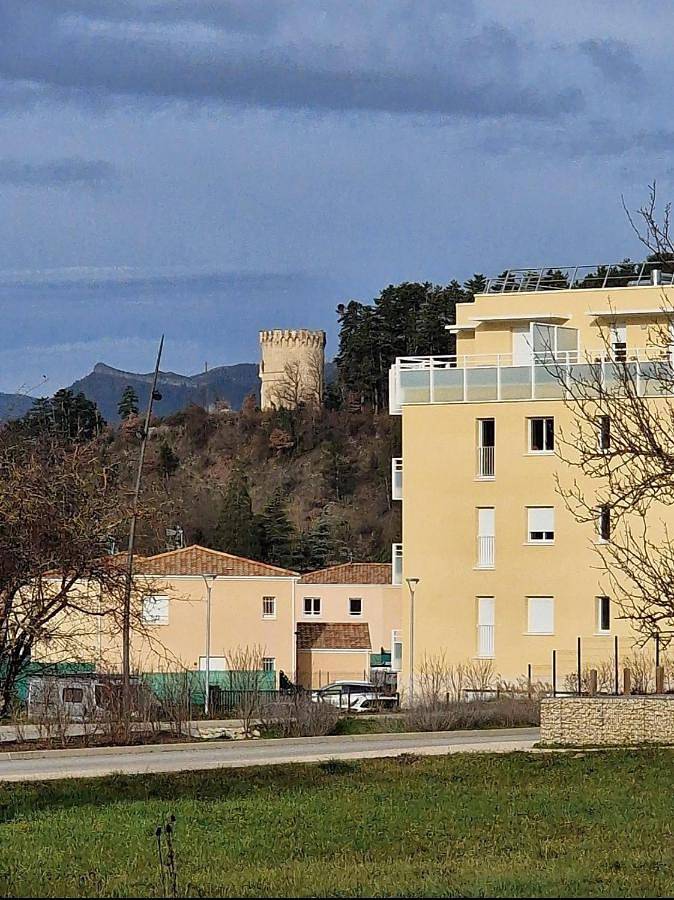 Appartement entier, Three-Bedroom Apartment in Die, Parc naturel régional du Vercors