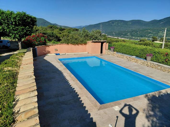 Gîte pour 2 personnes, avec piscine ainsi que terrasse et jardin dans le Sud de la France - 4