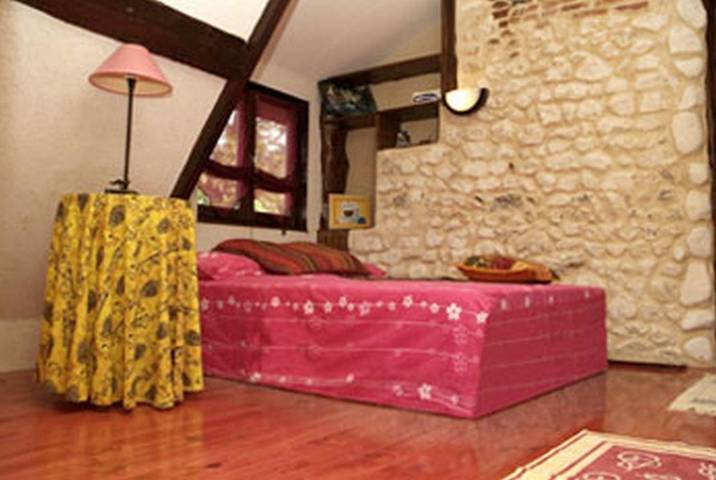 Chambre d’hôte pour 2 personnes, avec Terrasse ainsi que Jardin et Vue à Les Loges