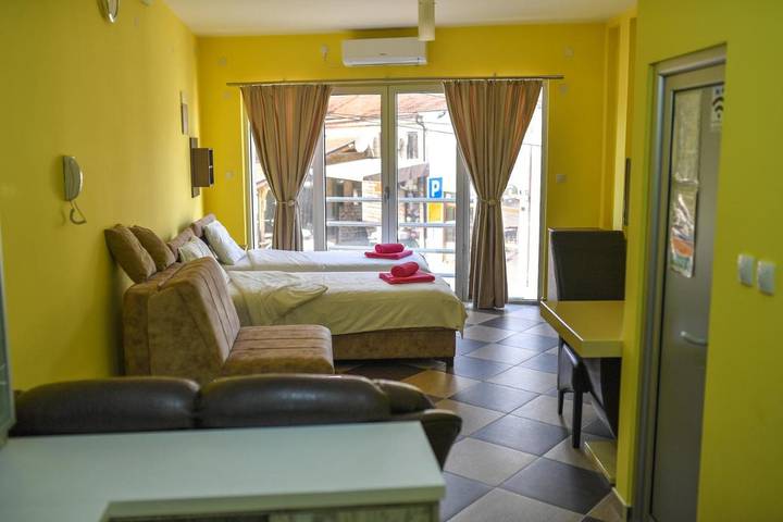 Gîte pour 3 personnes, avec vue et balcon dans Kursumlija