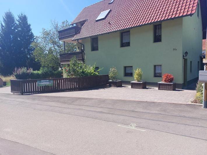 Ferienwohnung für 2 Personen, mit Terrasse und Garten sowie Ausblick in Schmalkalden