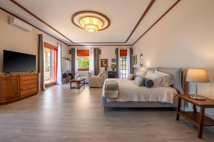 B&b per 2 persone, con panorama e piscina per bambini nonché piscina e giardino in Piano di Sorrento