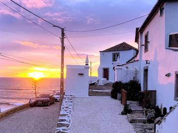 Gîte pour 2 personnes, avec jardin et piscine ainsi que bassin pour enfant et vue à Azenhas do Mar