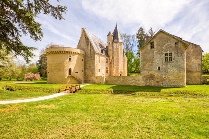 Maison d’hôte pour 5 personnes, avec Terrasse ainsi que Jardin et Vue à Raveau (Nièvre)