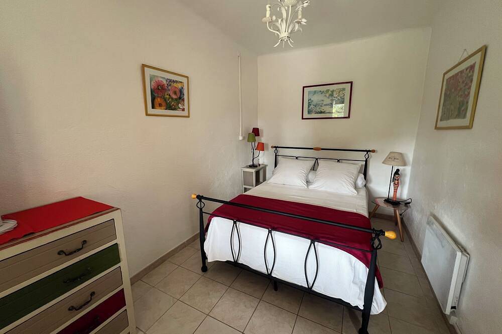 House/Gite/Cottage rated 1 star, with above-ground pool, garden. in Puget-sur-Argens, Draguignan Region