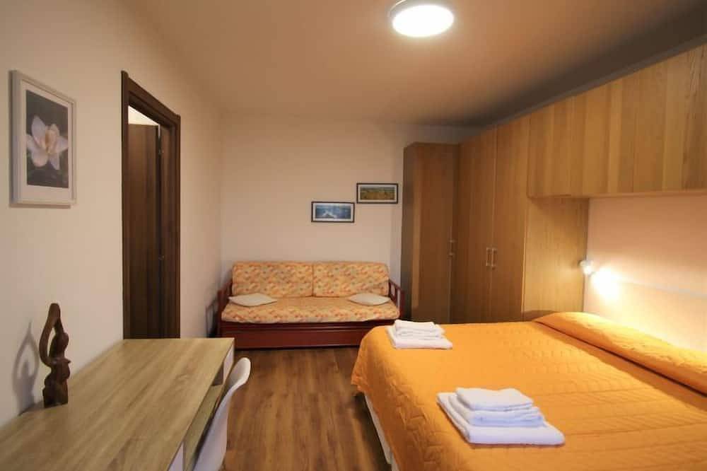 Geheel appartement, Magnolia by Interhome in Porto Valtravaglia, Lago Maggiore (Lombardy)