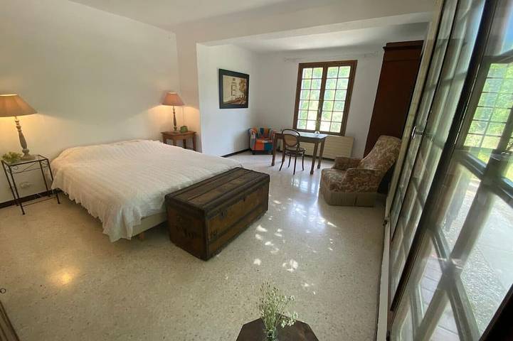 Location de vacances pour 10 personnes, avec terrasse et jardin à Thoard - 3