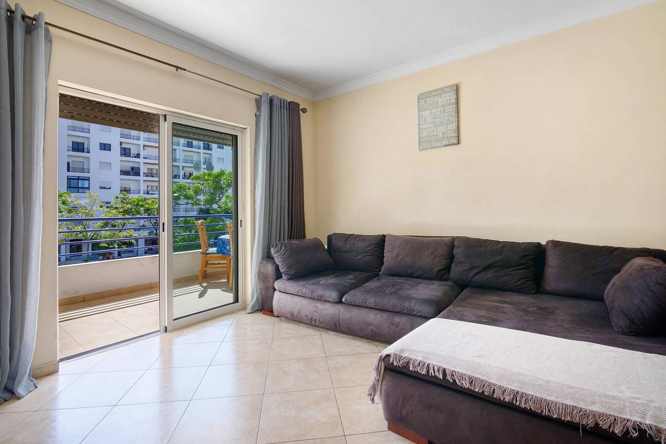 Apartamento entero, Apartamento 'Rei 1º K' con balcón, Wi-Fi y aire acondicionado in Quarteira, Distrito de Faro