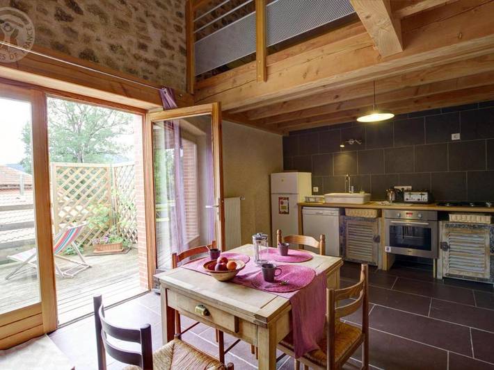 Location de vacances pour 11 personnes, avec terrasse et jardin dans Saint-Romain-d'Urfé - 3