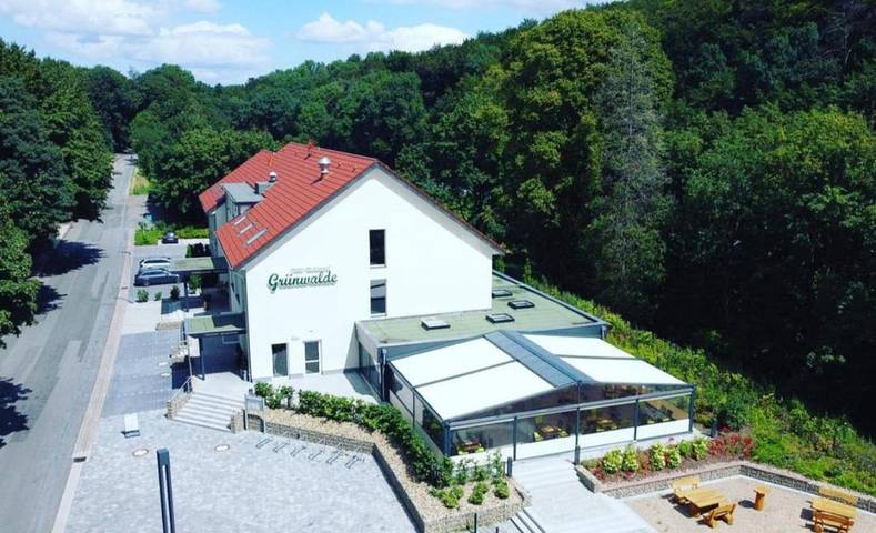 Hotel für 2 Personen, mit Terrasse und Garten sowie Ausblick in Halle (Westfalen)