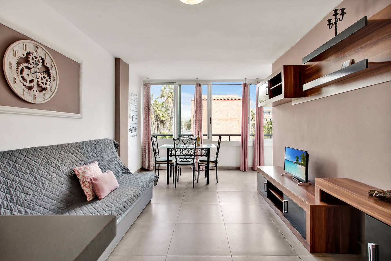 Apartamento inteiro, Férias 'Chasna' com Piscina Partilhada, Jardim Partilhado e Wi-Fi in Costa del Silencio, Arona