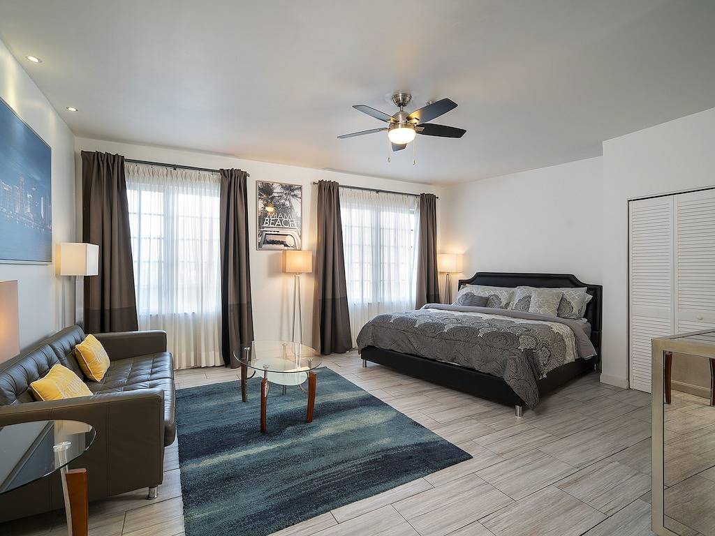 Ganze Wohnung, Oceanfront Junior 2Br Apt on Ocean Drive in South Beach, Miami Beach