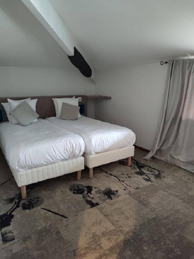 Logis Hôtel Les Pages in Lunéville, Région de Lunéville