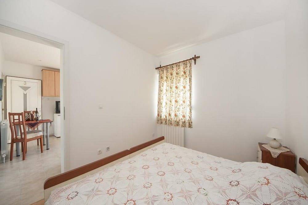 Ganze Wohnung, Bertie's Lodge - Comfort One Bedroom Apartment with Balcony and Sea View in Blato, Korcula