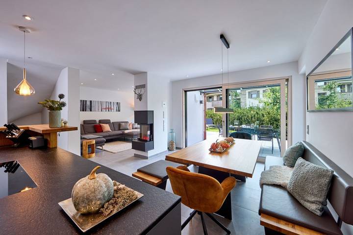 Ferienwohnung für 8 Personen, mit Balkon und Terrasse sowie Garten und Sauna in Garmisch-Partenkirchen