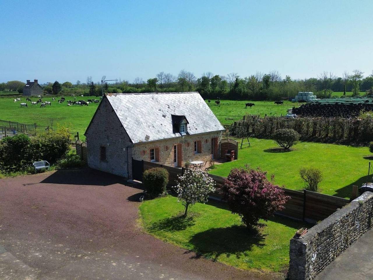 Charmantes Haus in Saint-Marcouf mit Privatem Garten in Saint-Marcouf, Cherbourg und Umgebung