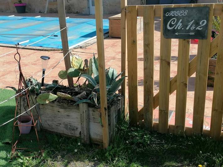 Location de vacances pour 3 personnes, avec piscine et terrasse ainsi que jardin et jacuzzi, animaux acceptés à Cachen - 4