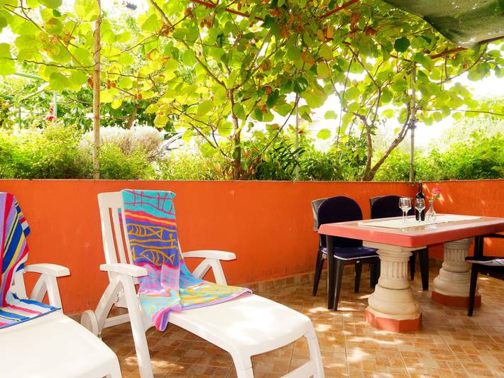 Ferienwohnung für 3 Personen, mit Terrasse und Garten auf Rab - 4