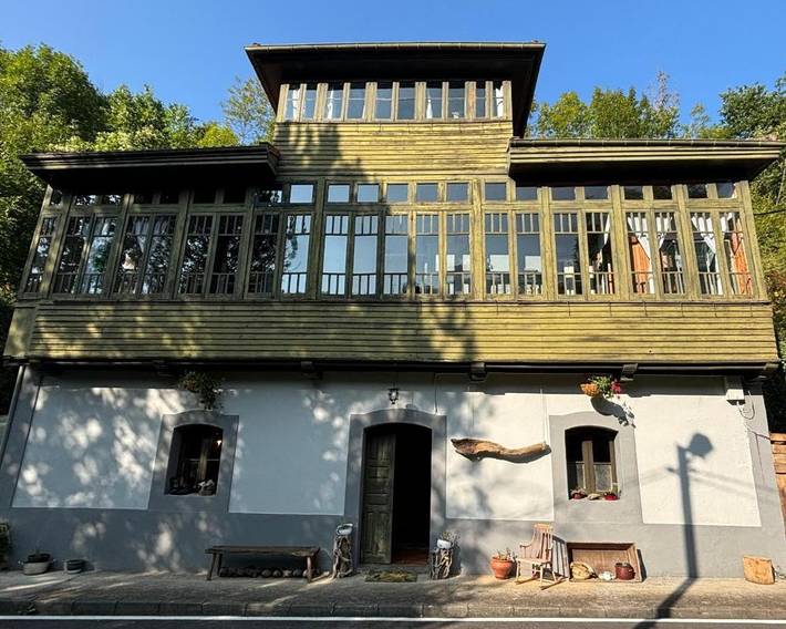 Apartamento para 8 personas, con terraza y vistas, Se admiten mascotas en Quirós